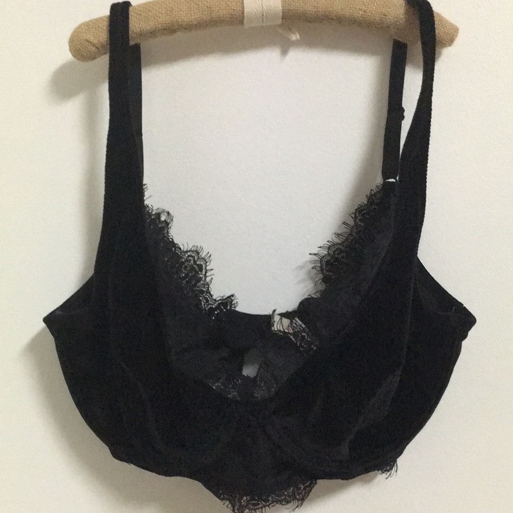 Free people black velvet bra